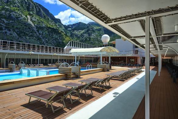 MSC Cruises MSC Armonia Swimming Pool 3 ©MSC Rights - Ivan Sarfatti.jpg